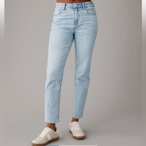 AE American eagle strigid mom jean